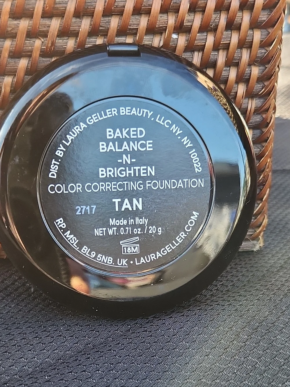 Laura Geller Baked Balance-N-Brighten Color Correcting Foundation - Tan